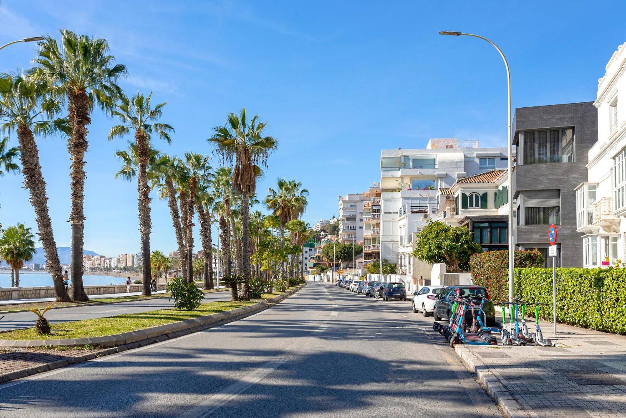 Genteel Home Paseo Maritimo Malaga Exterior photo